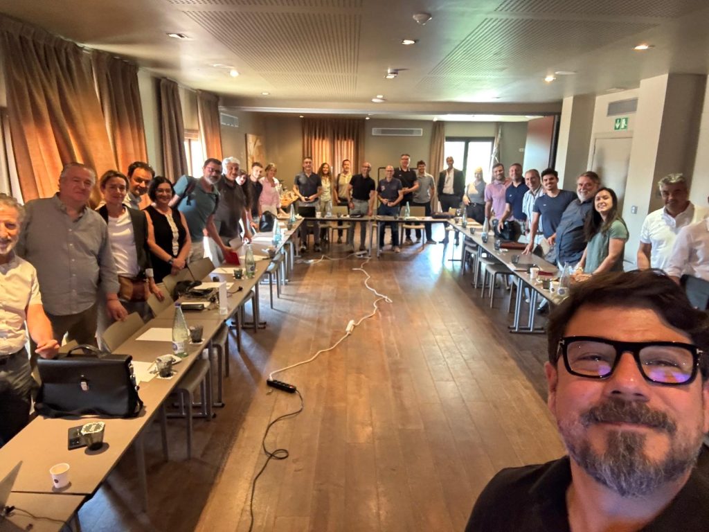 El Club Català de Corredors d'Assegurances (CCC) reforça el seu creixement i aposta per la ciberseguretat al costat de la insurtech Stoïk en la seva última assemblea.